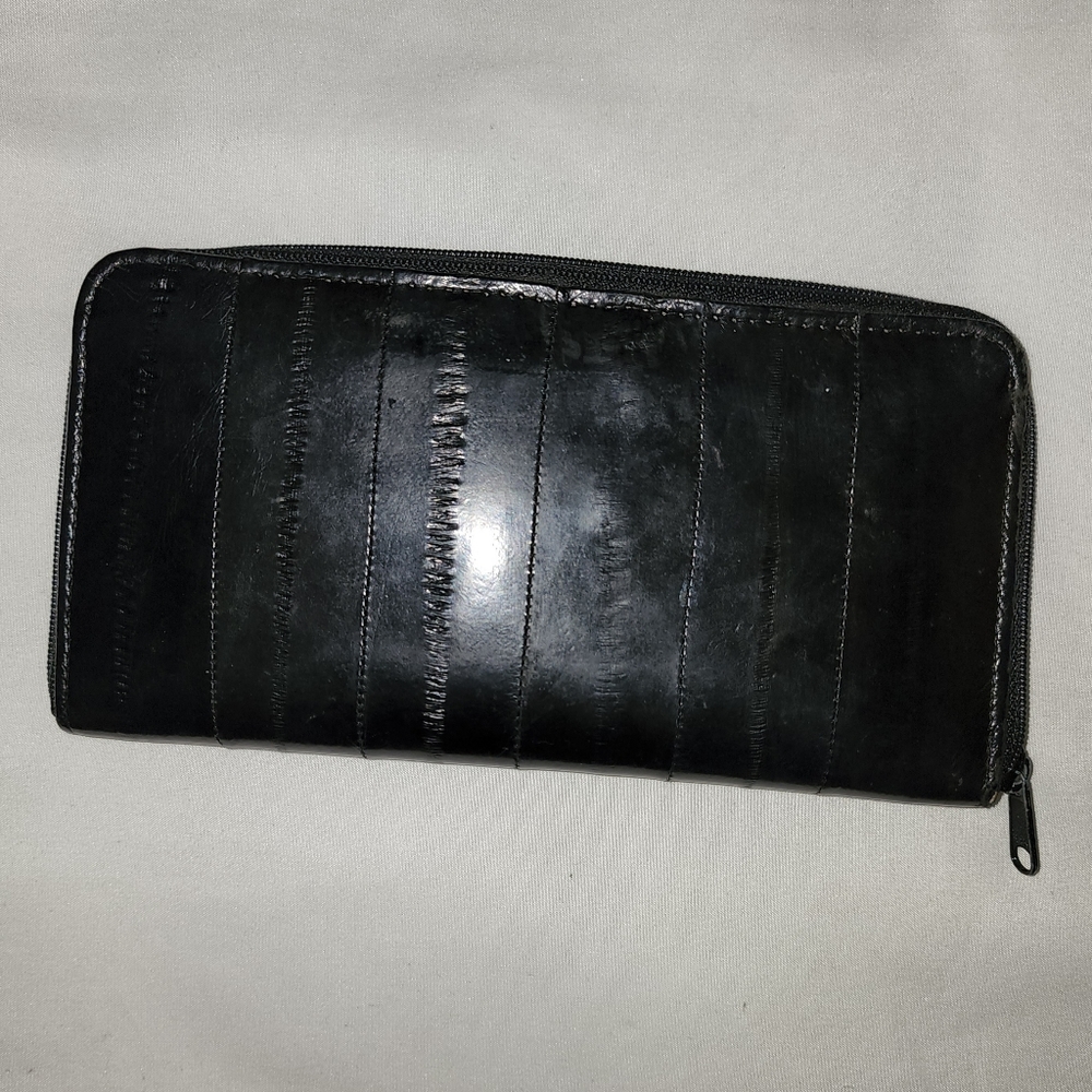 Genuine EEL skin ladies wallet.